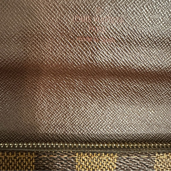 Louis Vuitton Damier Ebene Sarah Long Wallet - Picture 12 of 15